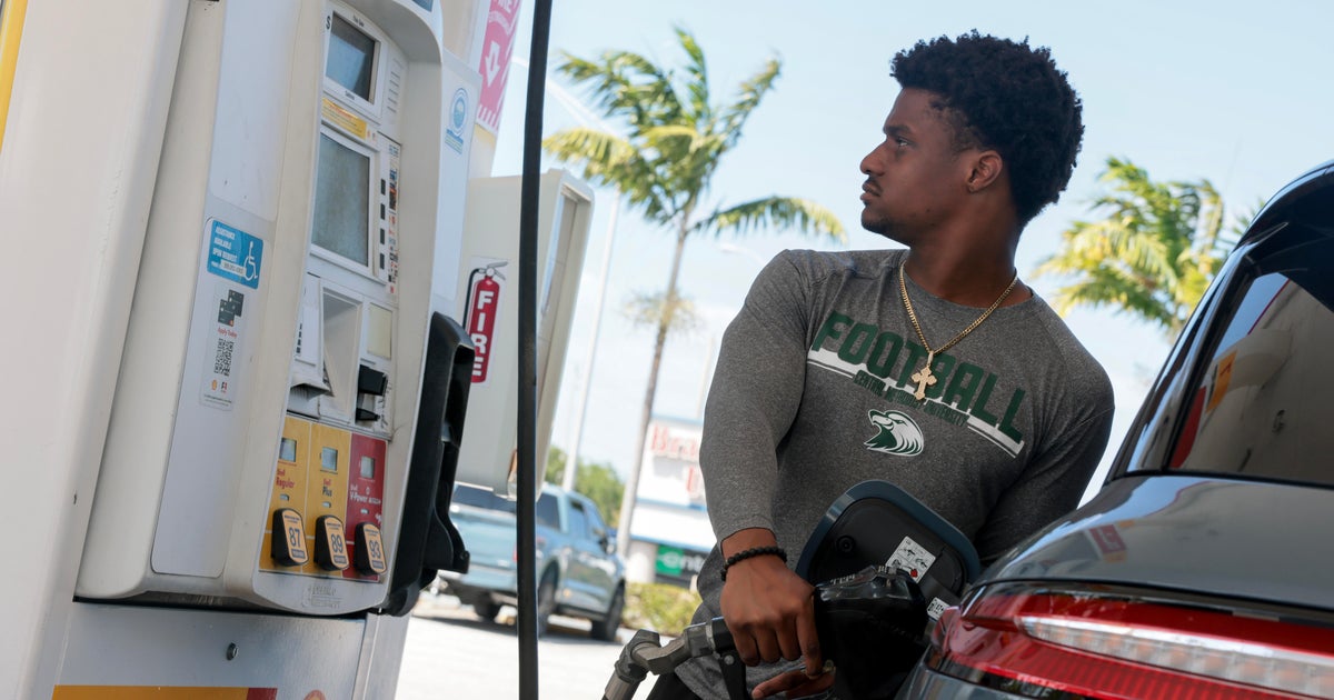Image credit: Oil prices plummet after Iran says Strait of Hormuz is u201ccompletely openu201d - CBS News