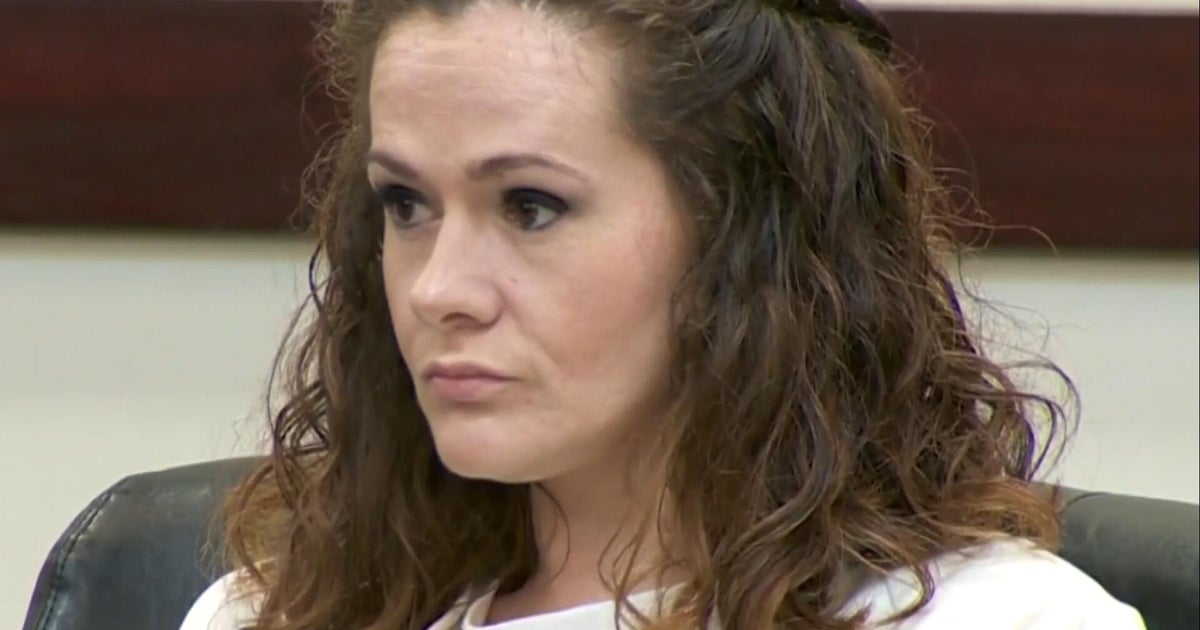 Image credit: Christa Pike suffering from pneumonia, unable to move arms after botched execution, lawyers say - CBS News